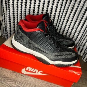 Air Jordan 11 Retro Low IE ‘Black Charcoal Red’ 2003